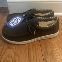 Men’s Hey Dudes Size 10
