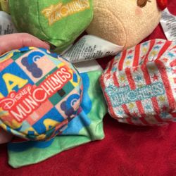 Disney Muchlings-13 Different Pieces