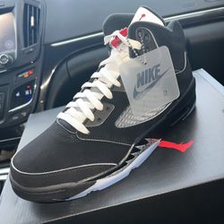 Jordan 5 Black Metallic Reimagined 
