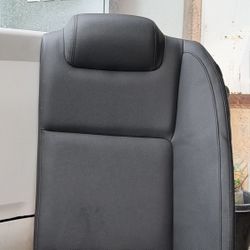 G8 Gt Left Rear Seat 