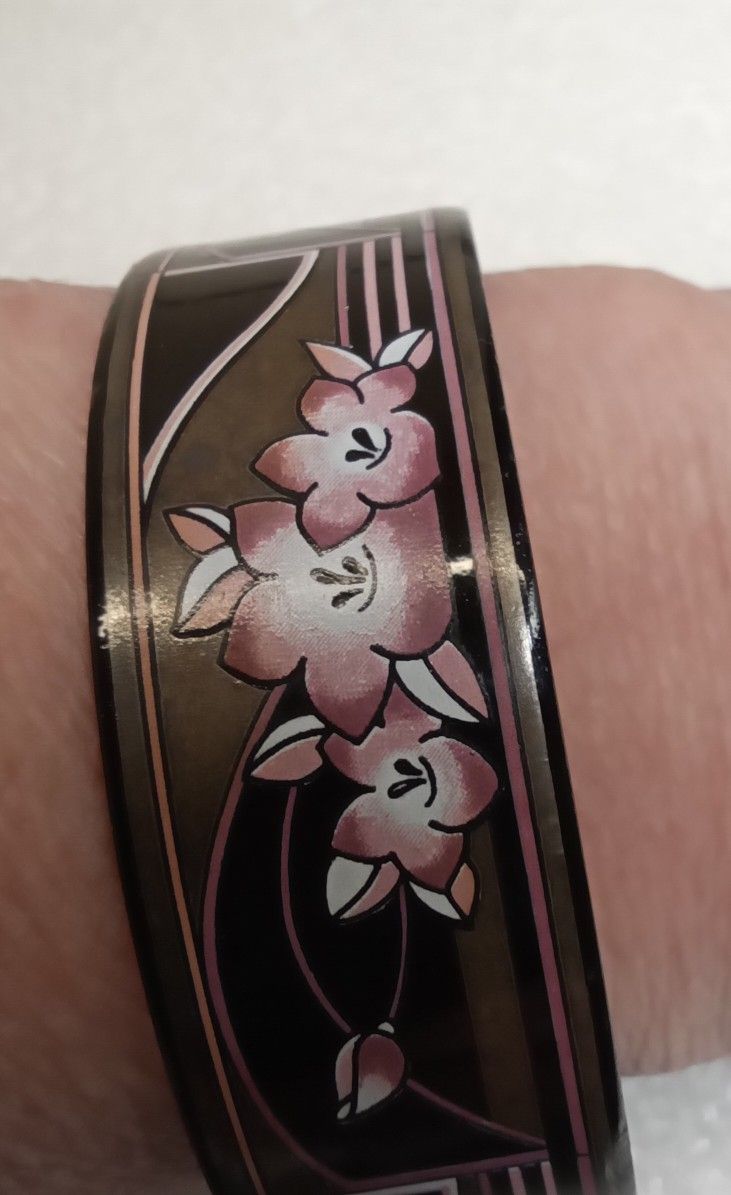 VINTAGE MICHAELA FREY Black Enamel Gold Tone Pink Flowers Bangle Bracelet Vienna