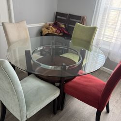 Mesa De Comedor En Buenas Condiciones Semi Nuevo