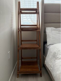 Ladder bookshelf