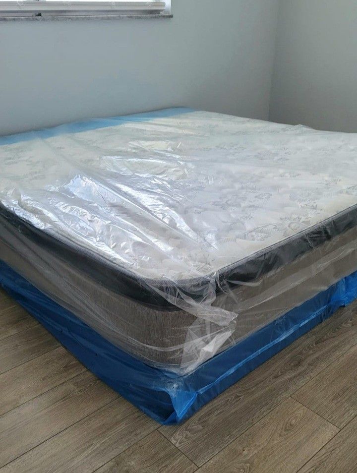 NEW KING PLUSH PILLOW TOP MATTRESS. Bed frame is not available. Take it home same day 👍