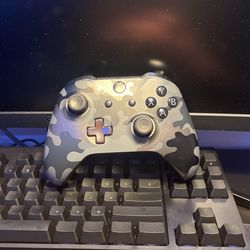 Xbox Wireless Controller – Night Ops Camo Special Edition