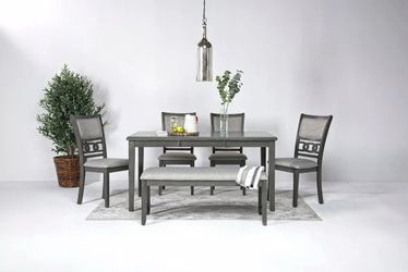 Selling this 6pc Dining Set at a throwaway price
