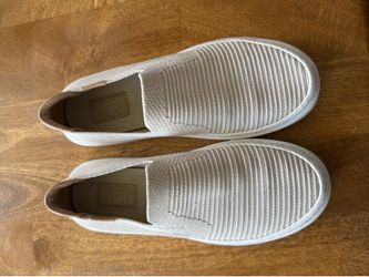 UGG SLIP ONS