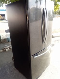 💸 price only Today🏡Samsung refrigerator🥶free Delivery page only $370 like new
