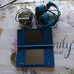 DS With Charger And Earphones