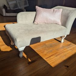 Kids  Couch Excellent  Condition  Paid 200