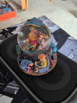 Winnie The Pooh Snow Globe Musical Box  7" Tall With Clock Rare