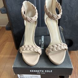 KENNET COLE Heel Size 8.5 M 
