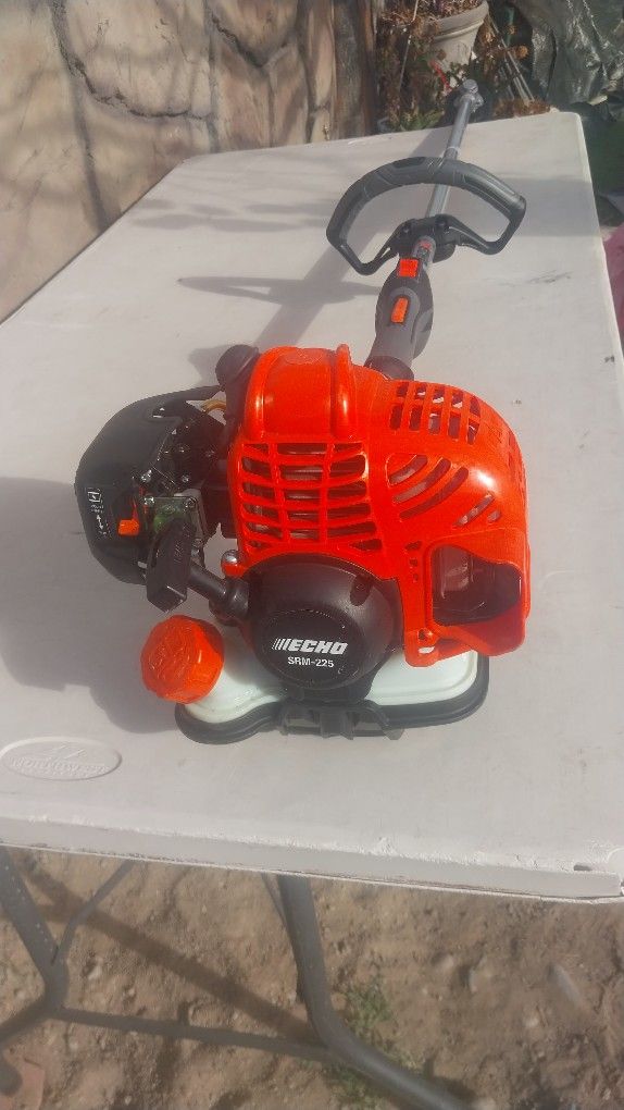 Echo SRM-225 Gas Powered String Trimmer