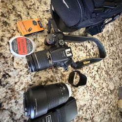 Nikon D5600 with Accessories 