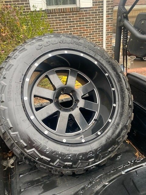 Moto Metal 20x12 35x12.5 