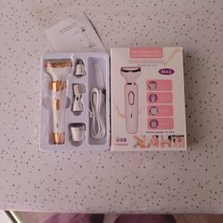 Rechargeable 4-in-1 Grooming Kit RF-3021