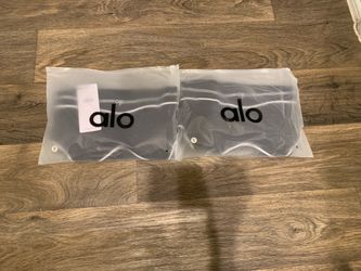 Alo Yoga Bra + Leggings