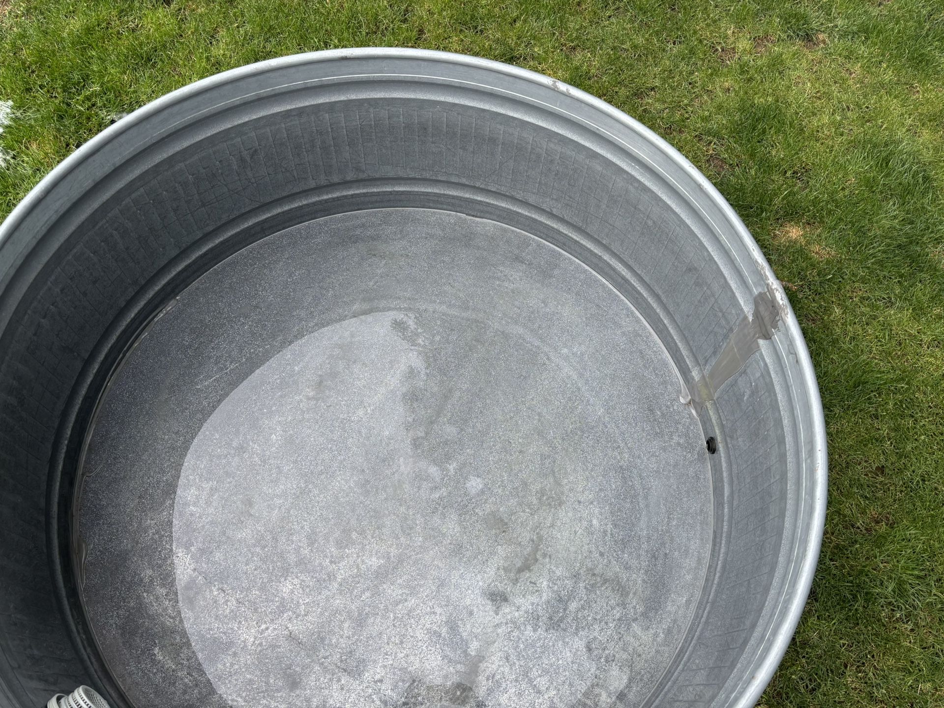 2’x6’ Round Stock Tank Set Up For Pool/hot Tub