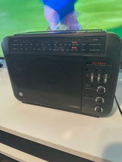 General Electric GE 7-2887A Long-Range AM/FM Wide-Band Super Radio