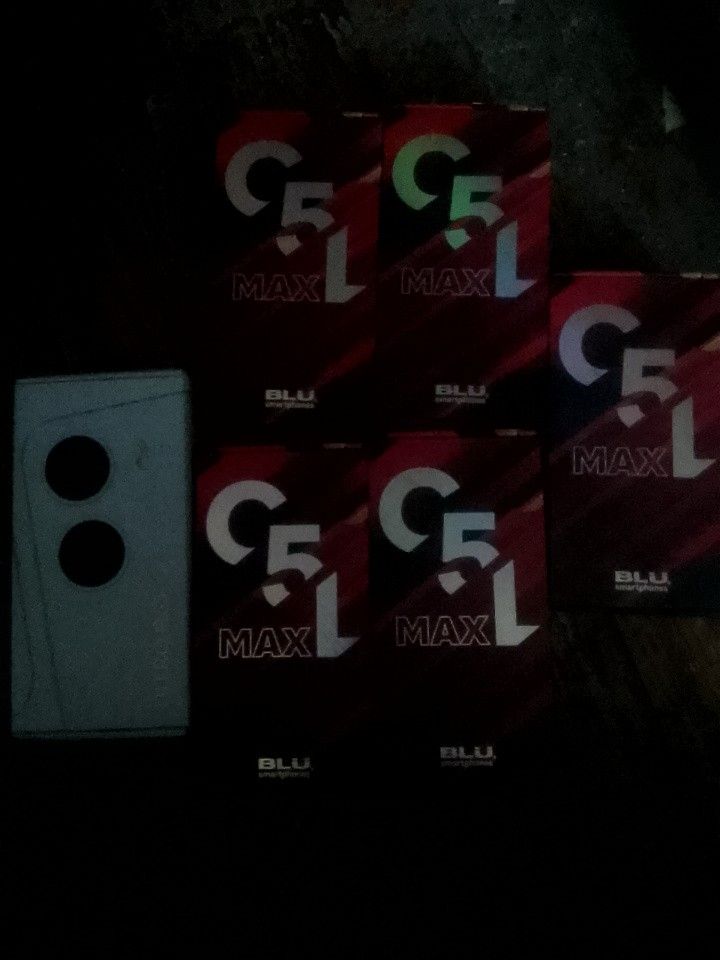 Gen Mobile Dark Blue Phones $15 Light Blue $30 , SIMS free