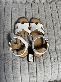 Art Class White Sandals Size 5