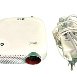 LG Minibeam PW800 DLP Projector 800 Lumens image brightness, 100000:1 contrast ratio, and a native resolution