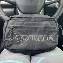 Supreme Shoulder Bag FW18