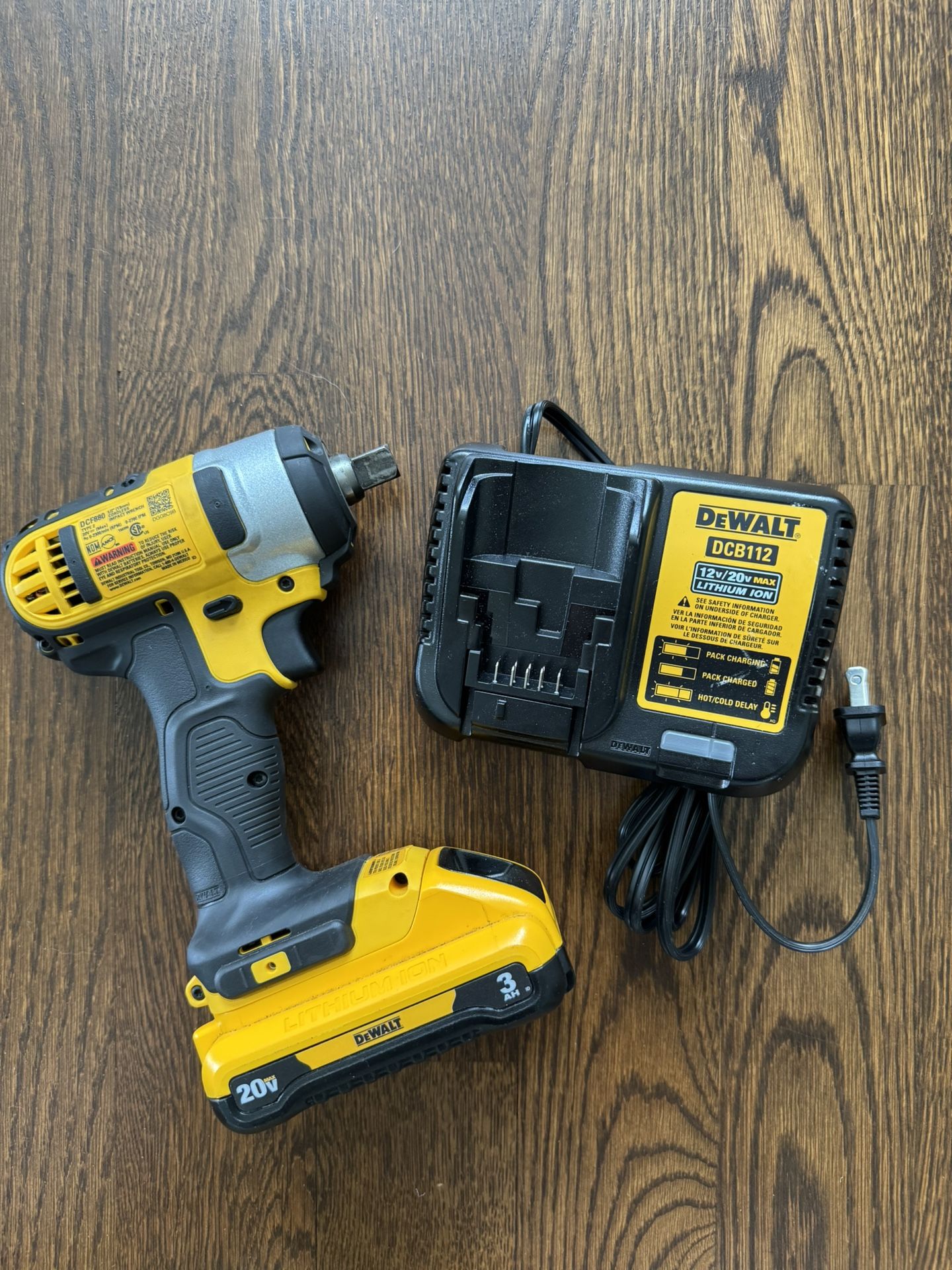 Dewalt 1/2 In Impact Drill