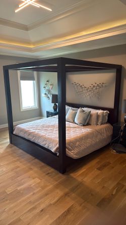 King size Canopy bed