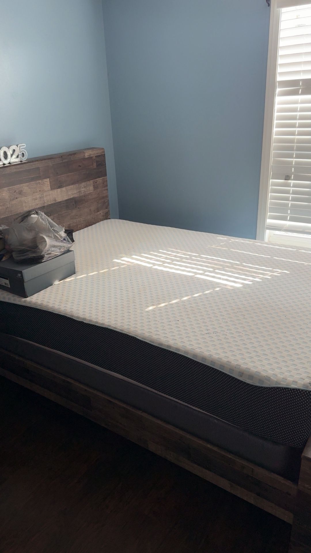 Complete Queen Bed