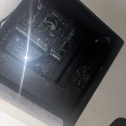 PC w ryzen 5 5600x and Radeon RX 6600, 512 ssd 16 gb ddr4. was built 1 year ago.