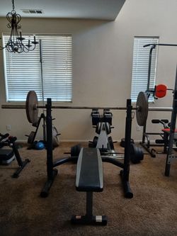 155 lbs Total Olympic Weight Set with Flat Bench & Adjustable Squat/Press Rack