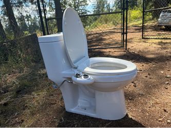 Toilet. Soft close