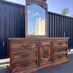 Dresser, Mirror & 2 Nightstand Set