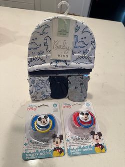 Pacifiers & Cap with mittens set