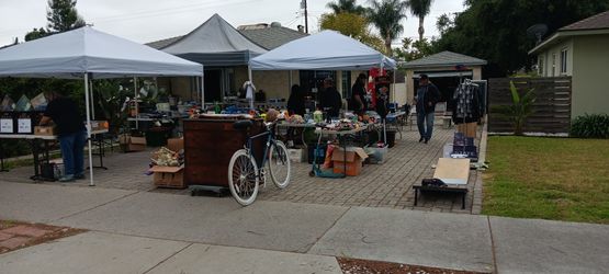 Big Neighborhood Yardsale.  Hot Wheels. Collectables. Clothing. Cards. Vintage Stereo Equipment 