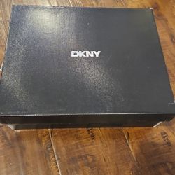 DKNY