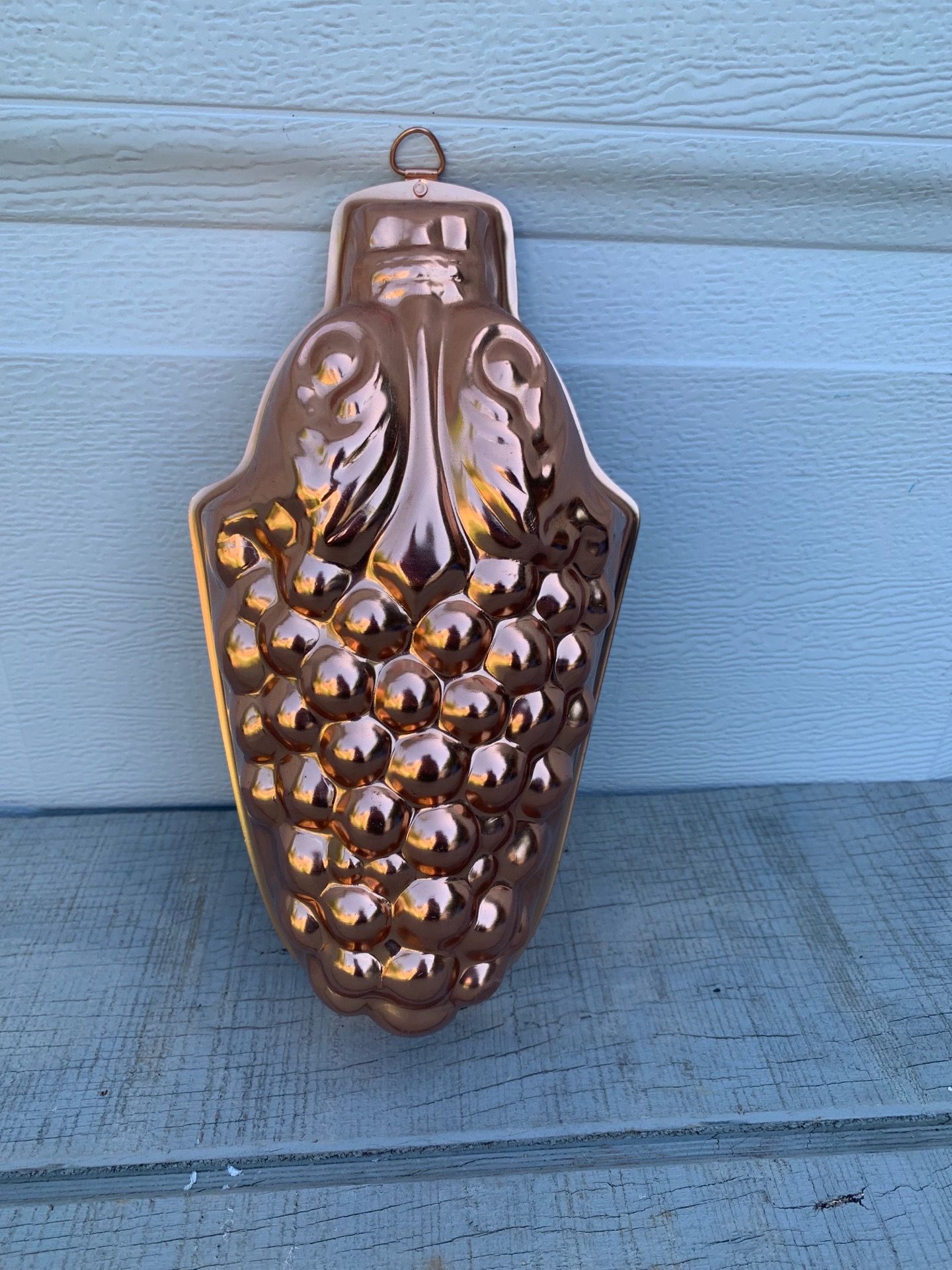 Vintage Grape Cluster Copper Mold Jello Pan MCM Kitchen Hanging Decor 10” 4 Cup