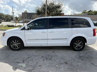 2016 Chrysler Town & Country