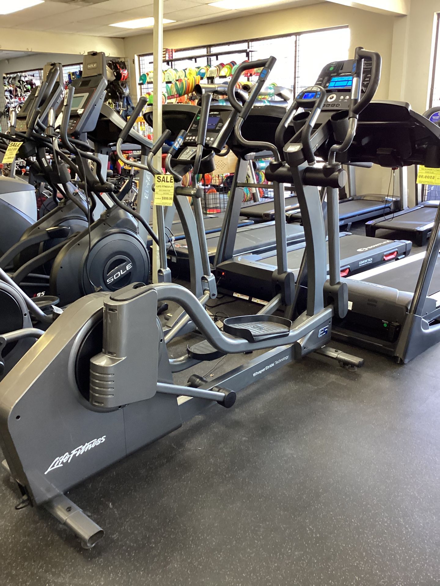 Life Fitness E5 High End Elliptical INCLUDES WARRANTY