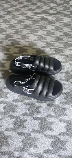 Uggs Unisex Slippers 9 Men's Or 10.5 For Women's New