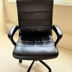 Black office chair
