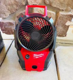 Milwaukee M18 18-Volt Brushless PACKOUT Jobsite Fan (Tool-Only) New