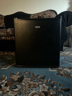 Mini fridge