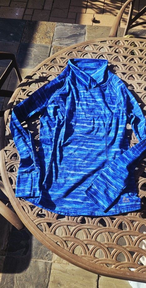 Medium Women Exercise Gym Sweater Size