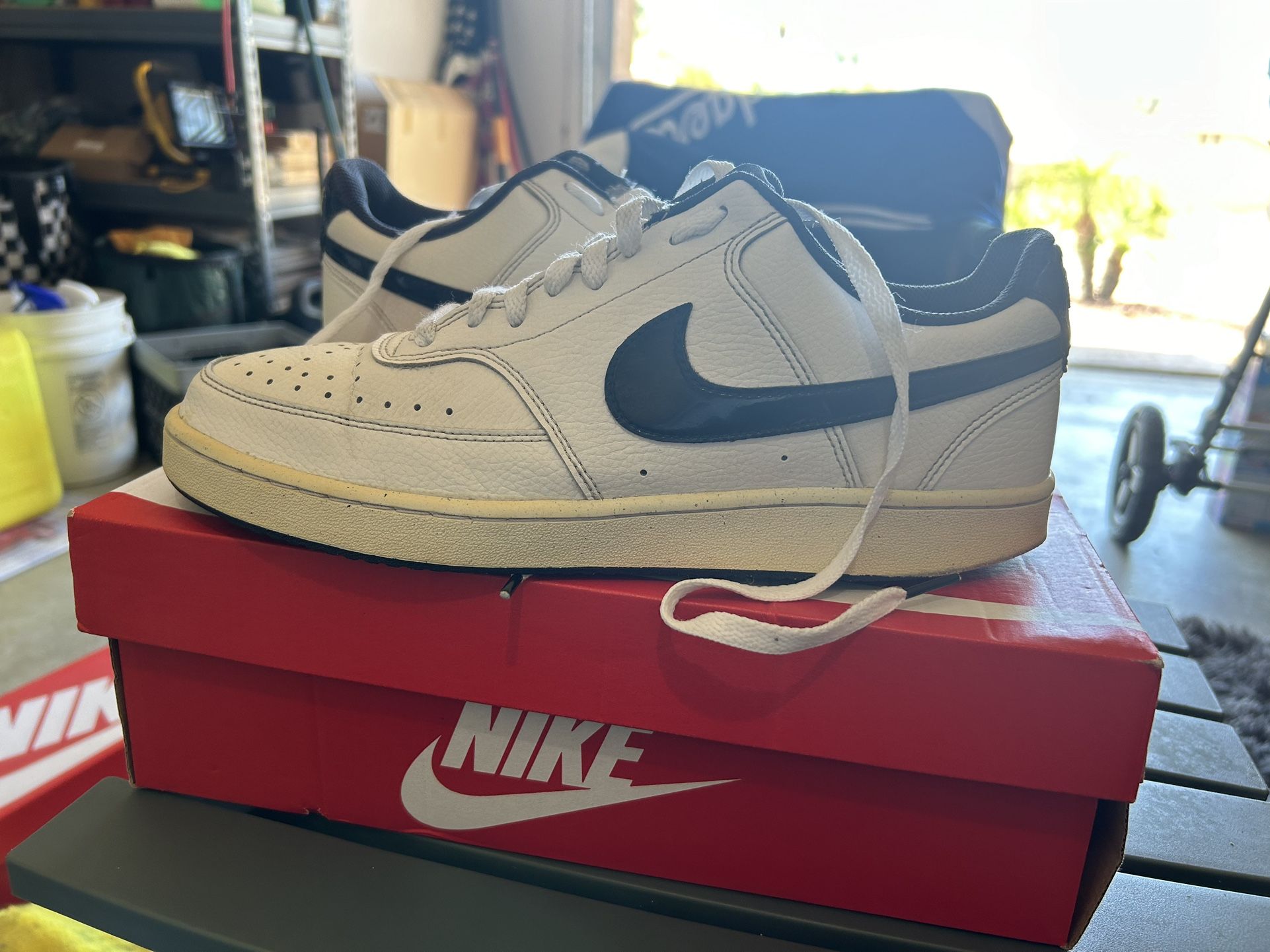 Size 10, men’s Nike shoes