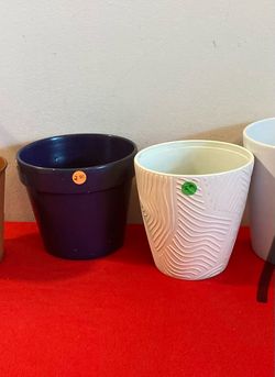 * $2.50 EACH* Planters Pots - 🔻Details Below🔻Terracotta & Plastic