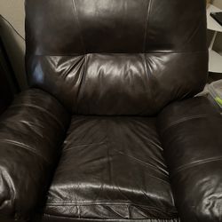 Full Size Leather Couch And Recliner 