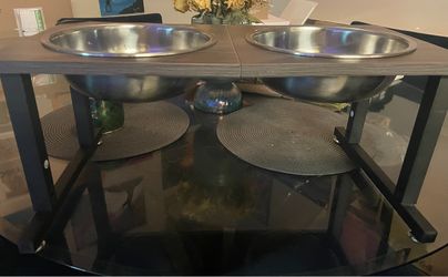 Adjustable Dog Bowl Stand