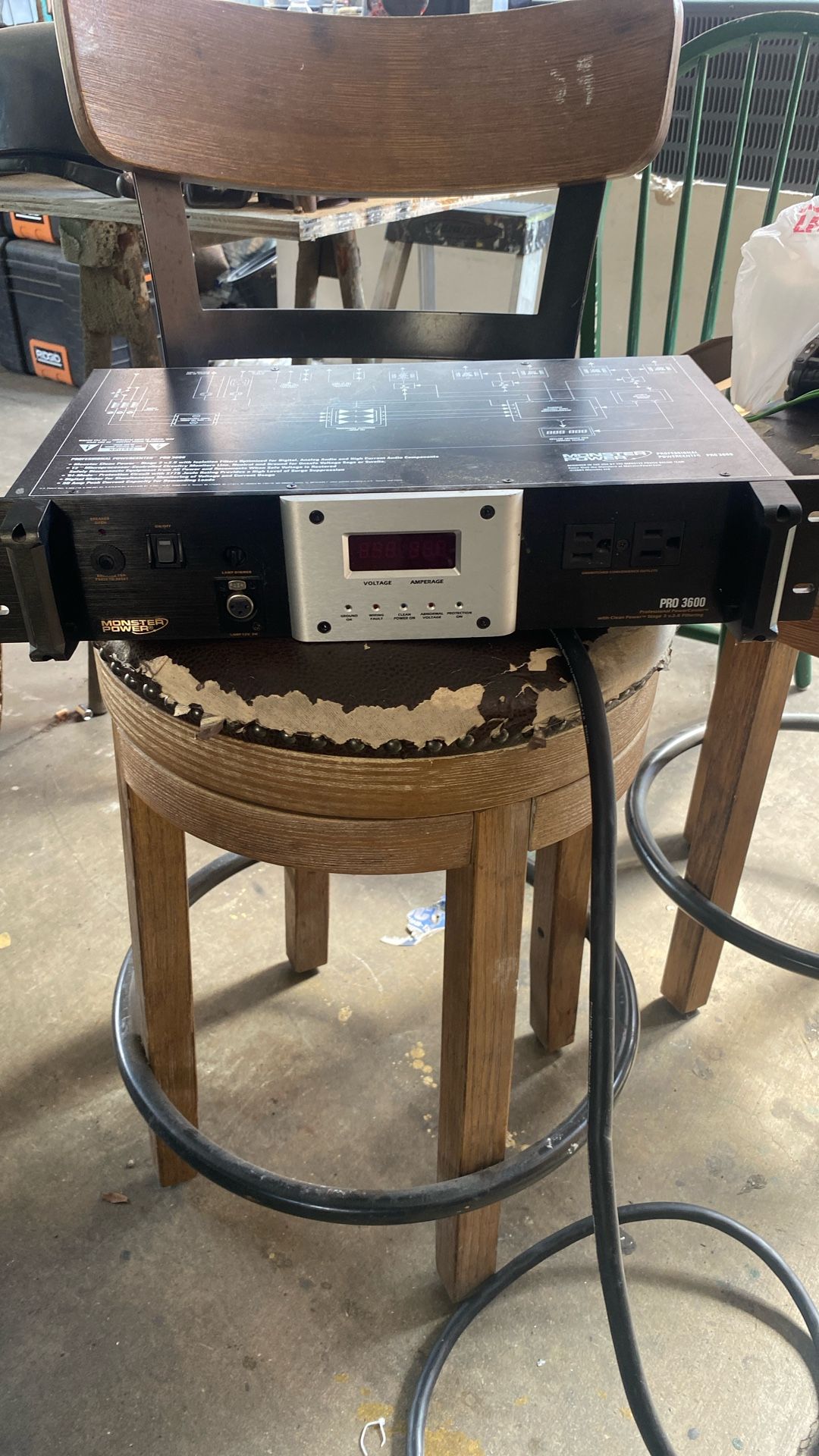 Monster Power PRO 3600 PowerCenter.
